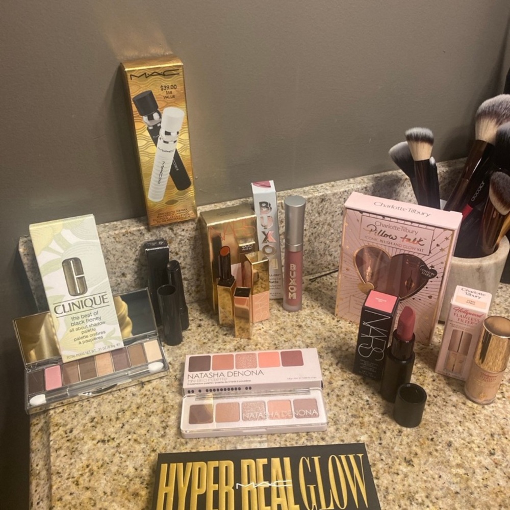 High End Makeup Bundle - $324 Value!!